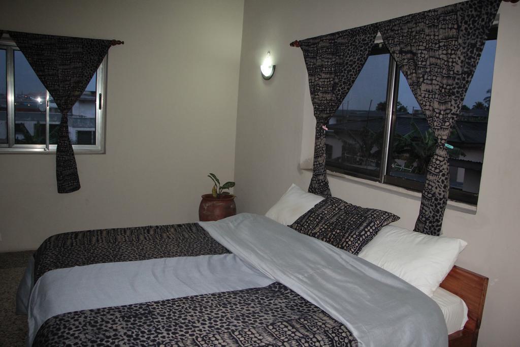 The Sleepy Hippo Hotel อักกรา ภายนอก รูปภาพ