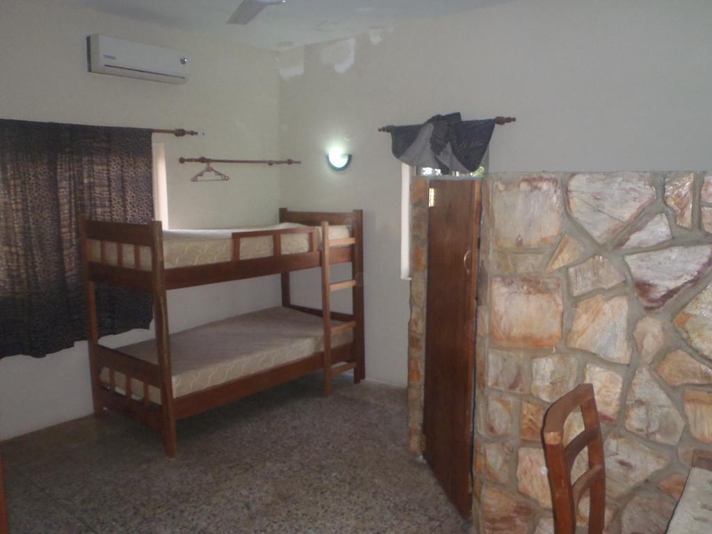 The Sleepy Hippo Hotel อักกรา ภายนอก รูปภาพ