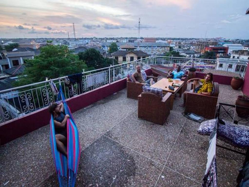 The Sleepy Hippo Hotel อักกรา ภายนอก รูปภาพ