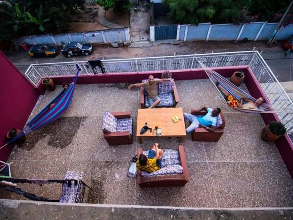 The Sleepy Hippo Hotel อักกรา ภายนอก รูปภาพ