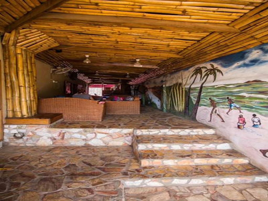 The Sleepy Hippo Hotel อักกรา ภายนอก รูปภาพ